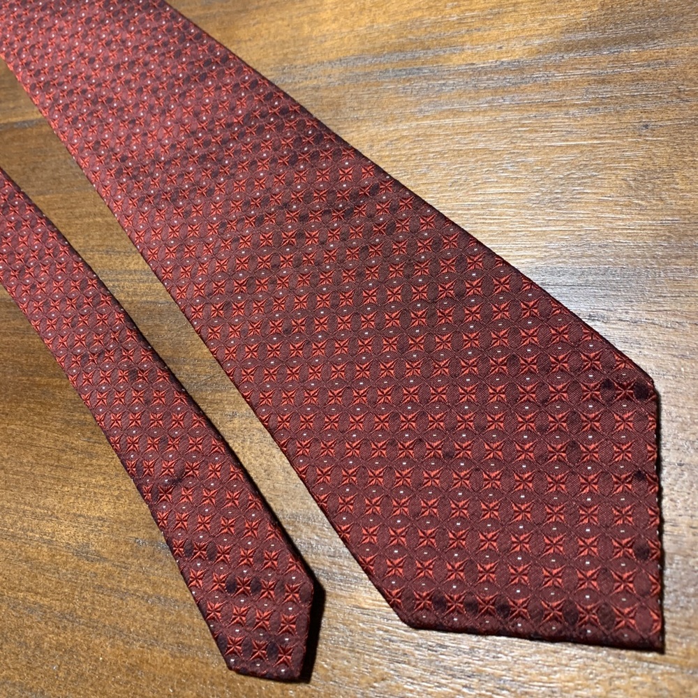 Geometric silk neck tie